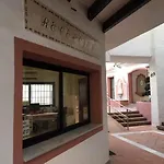 Large And Elegant In Puerto Banus With Pools And Paddle *