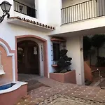 Large And Elegant In Puerto Banus With Pools And Paddle Lägenhet Marbella
