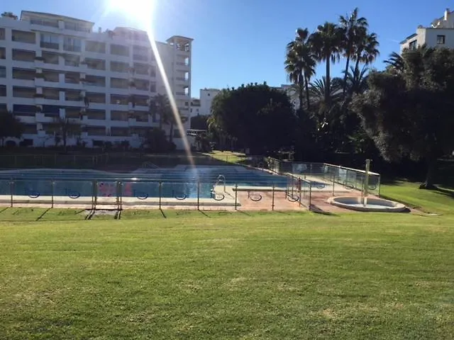 Large And Elegant In Puerto Banus With Pools And Paddle Μαρμπέλλα
