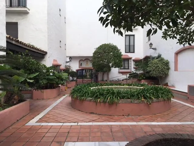 Large And Elegant In Puerto Banus With Pools And Paddle