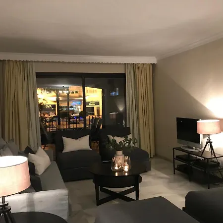 Apartament Large And Elegant In Puerto Banus With Pools And Paddle