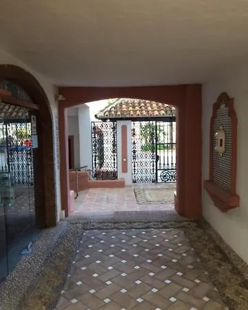 Large And Elegant In Puerto Banus With Pools And Paddle