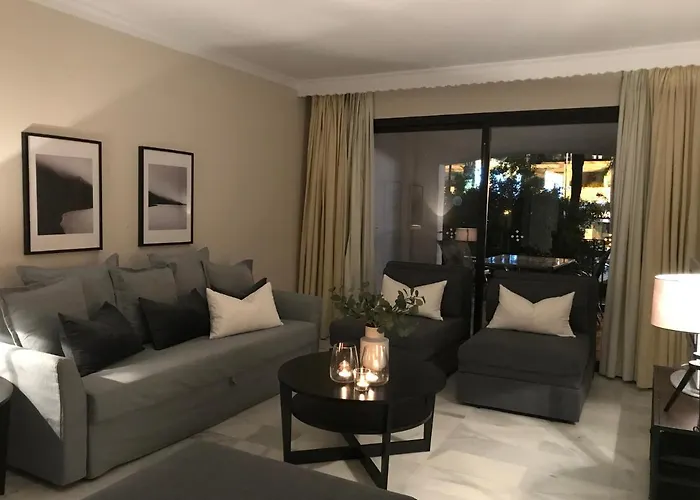 Large And Elegant In Puerto Banus With Pools And Paddle Marbella