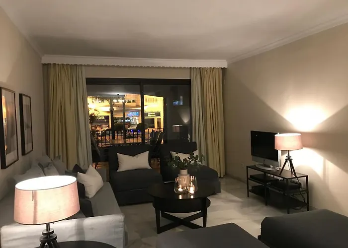 Appartement Large And Elegant In Puerto Banus With Pools And Paddle